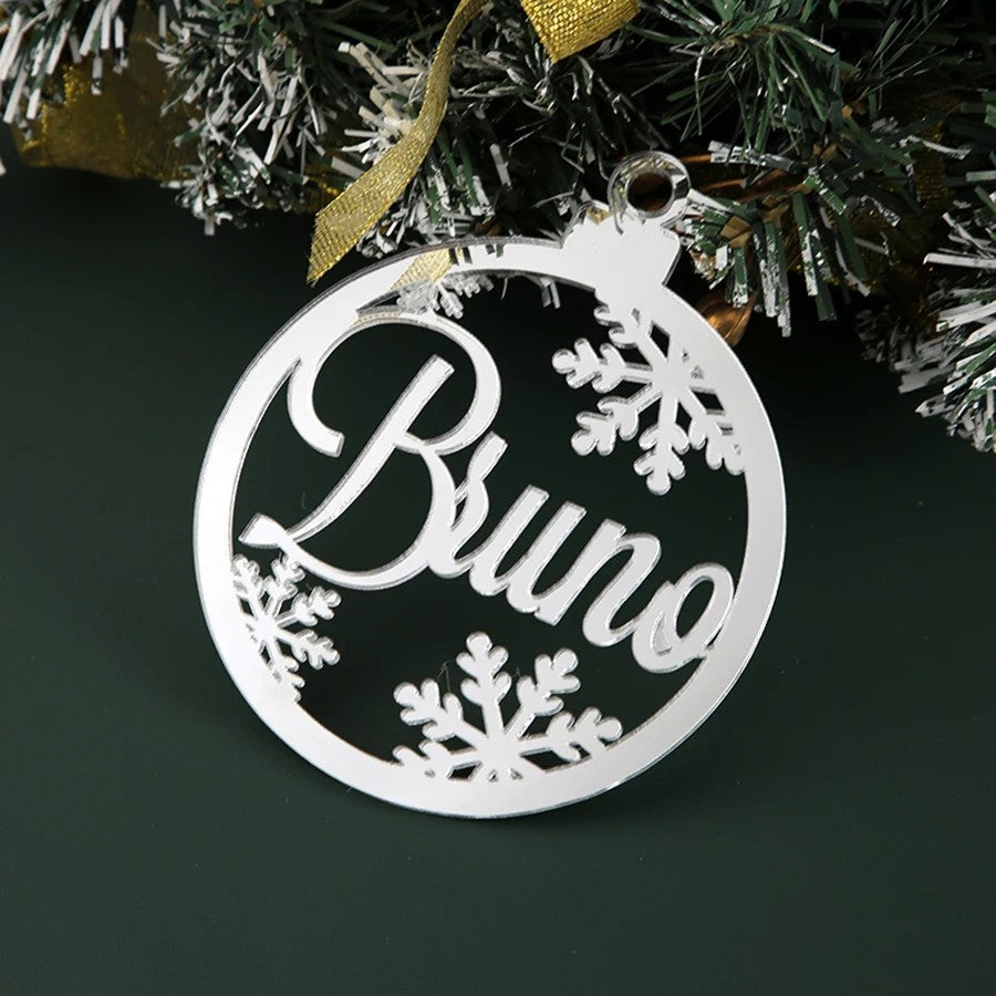 Boule de Noël au prénom Boréal, finition argent miroir