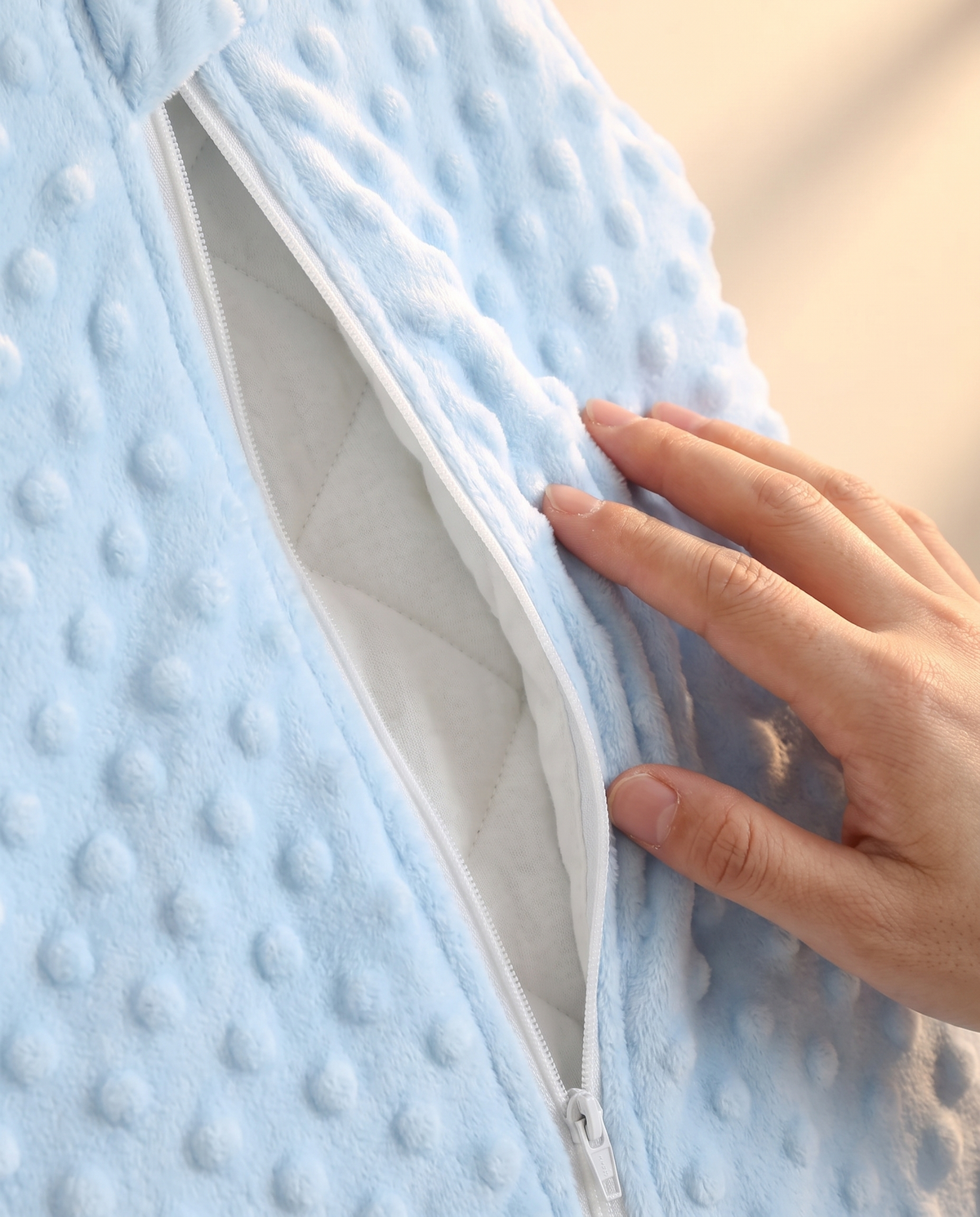 Velours à pois et doublure ouatinée de la gigoteuse